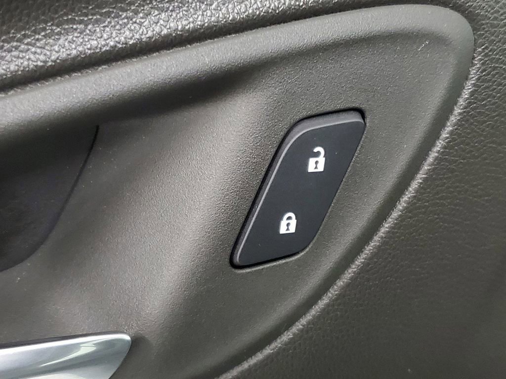 Used 2023 Buick Encore GX Select w/ Sport Touring Package FWD image 28