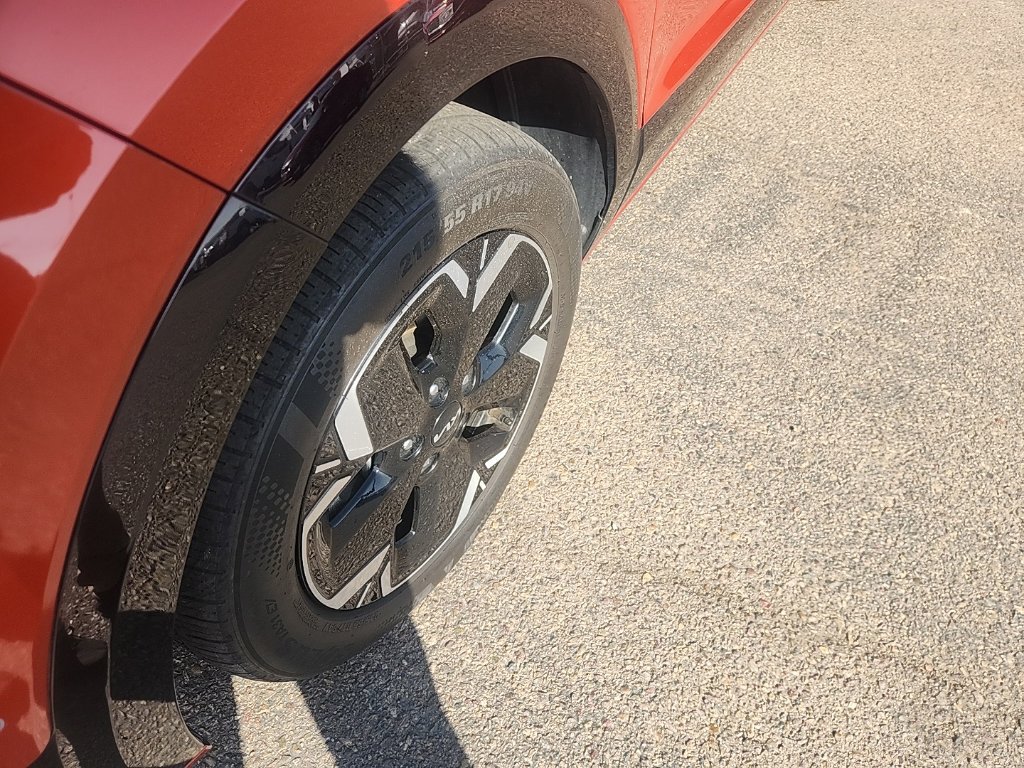 Certified 2023 Kia Niro Wave FWD image 7