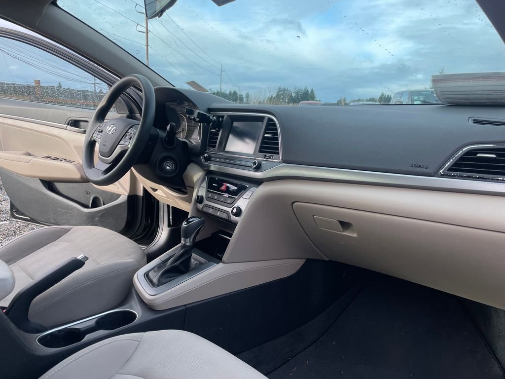 Used 2017 Hyundai Elantra SE image 7