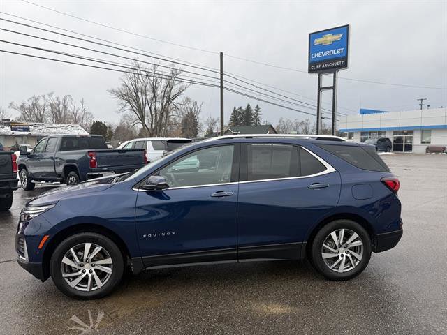 Used 2023 Chevrolet Equinox Premier image 3