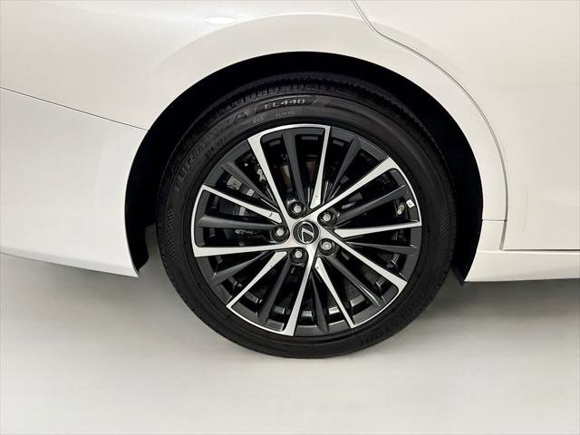 Certified 2025 Lexus ES 300h w/ Premium Package FWD image 33
