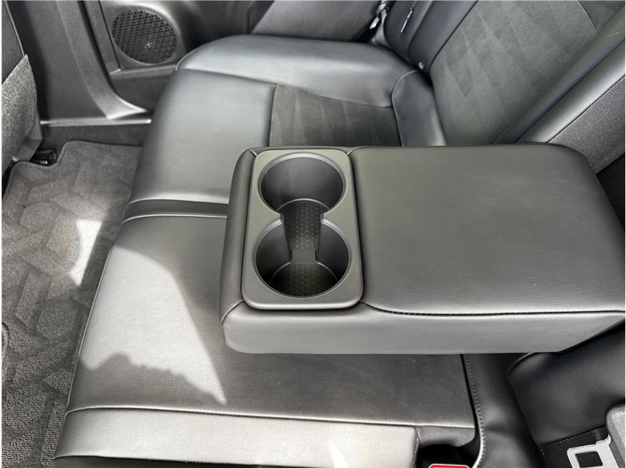 Used 2024 Nissan Ariya AWD image 17