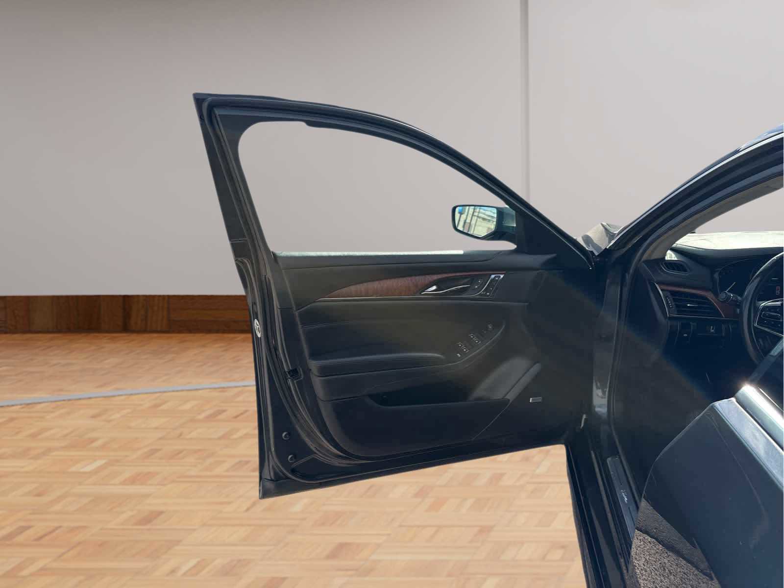 Used 2018 Cadillac CTS Luxury RWD image 9