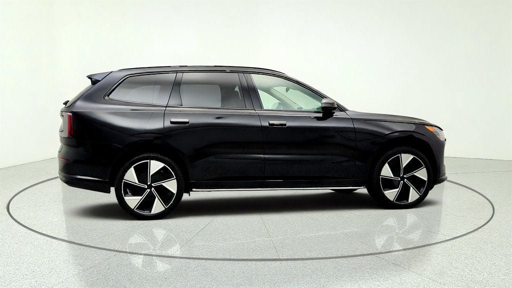 Used 2025 Volvo EX90 Ultra AWD/4WD image 4
