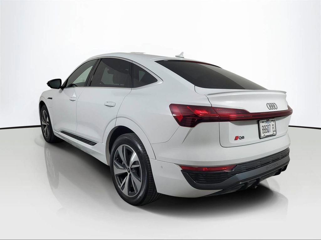 Used 2024 Audi Q8 e-tron Premium Plus w/ Premium Plus Package image 4