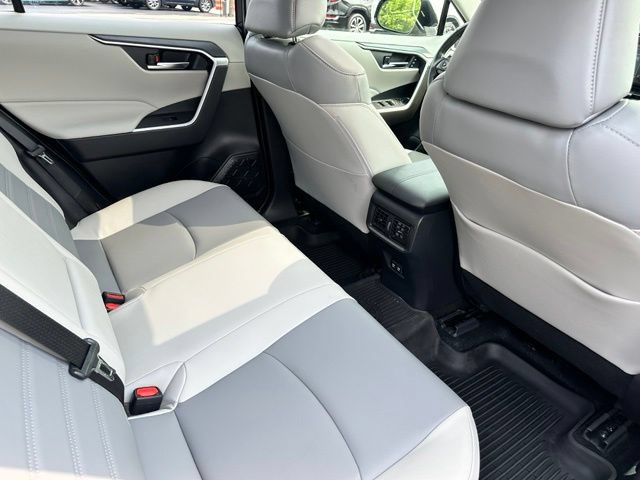 Used 2021 Toyota RAV4 XLE Premium AWD/4WD image 23