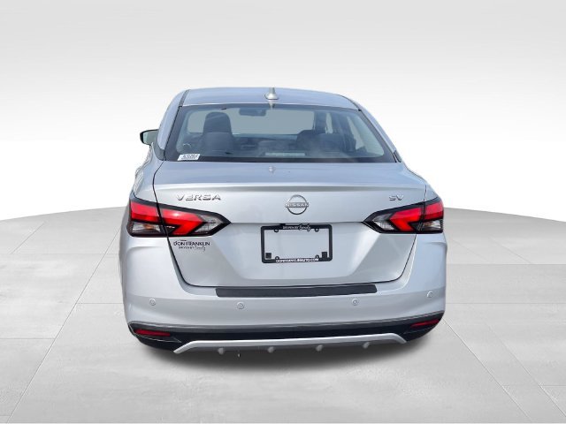 Used 2024 Nissan Versa SV FWD image 4