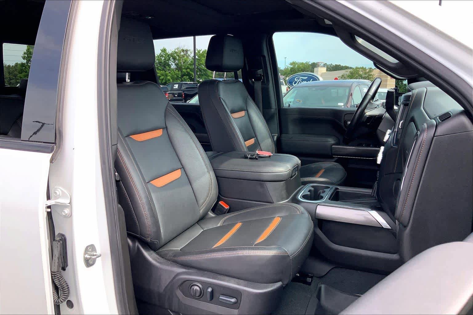 Used 2023 GMC Sierra 2500 AT4 w/ AT4 Premium Plus Package AWD/4WD image 9