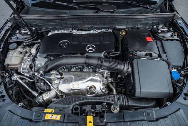 Certified 2023 Mercedes-Benz GLB 250 4MATIC image 18