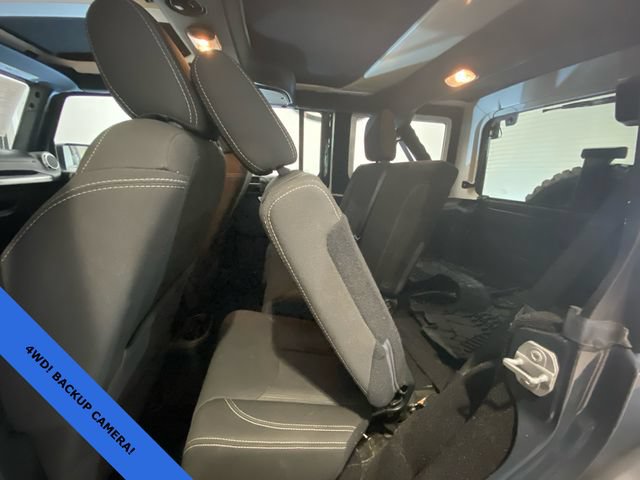 Used 2017 Jeep Wrangler Unlimited Rubicon w/ Connectivity Group AWD/4WD image 12