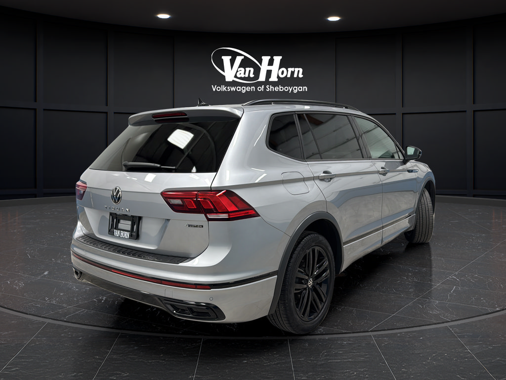 Used 2022 Volkswagen Tiguan SE R-Line AWD/4WD image 3