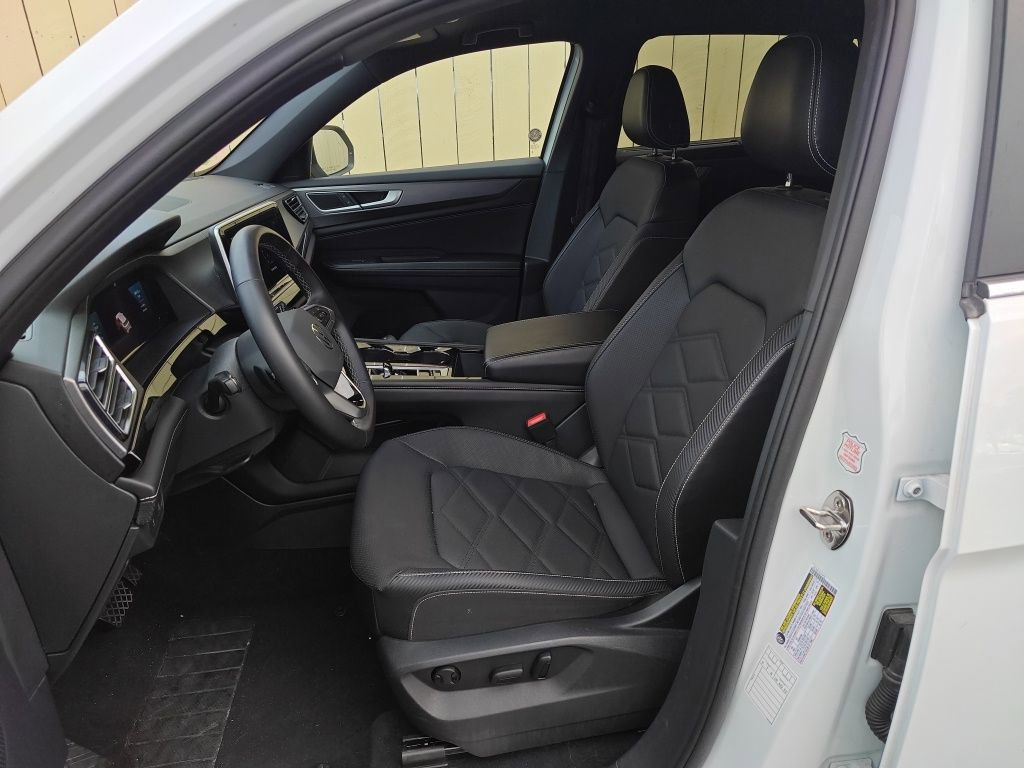 Used 2024 Volkswagen Atlas Cross Sport SE image 23