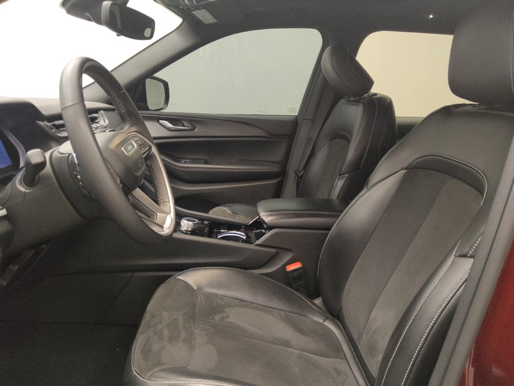 Used 2023 Jeep Grand Cherokee L Laredo AWD/4WD image 17