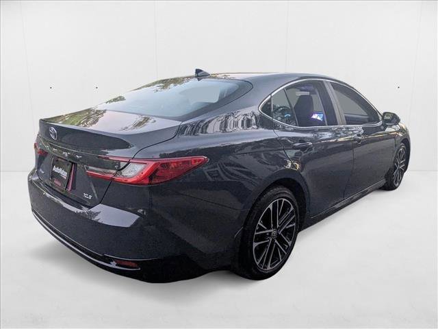 Used 2025 Toyota Camry XLE image 5