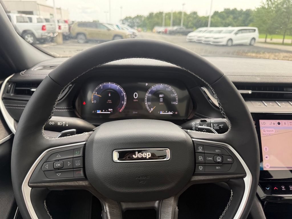New 2026 Jeep Grand Cherokee Limited w/ Limited Altitude Package AWD/4WD image 22