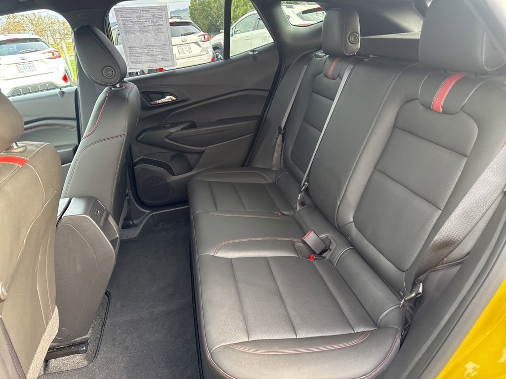 Used 2024 Chevrolet Trax RS w/ Sunroof Package image 11