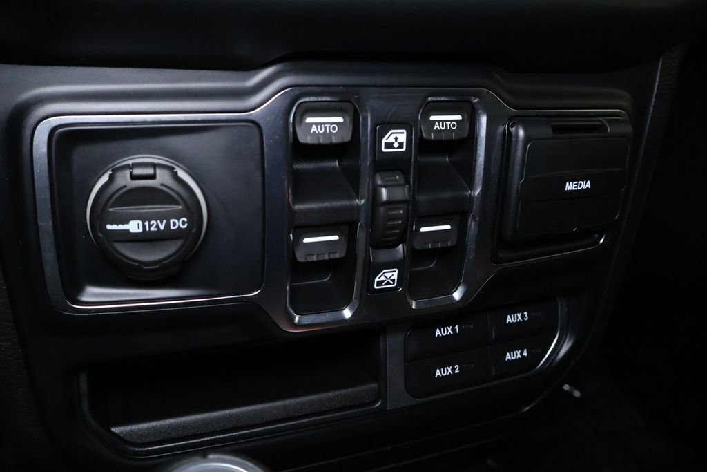 Used 2020 Jeep Gladiator Overland AWD/4WD image 31
