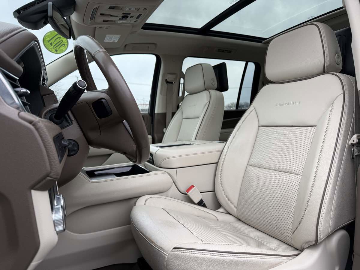 Used 2021 GMC Yukon XL Denali image 25