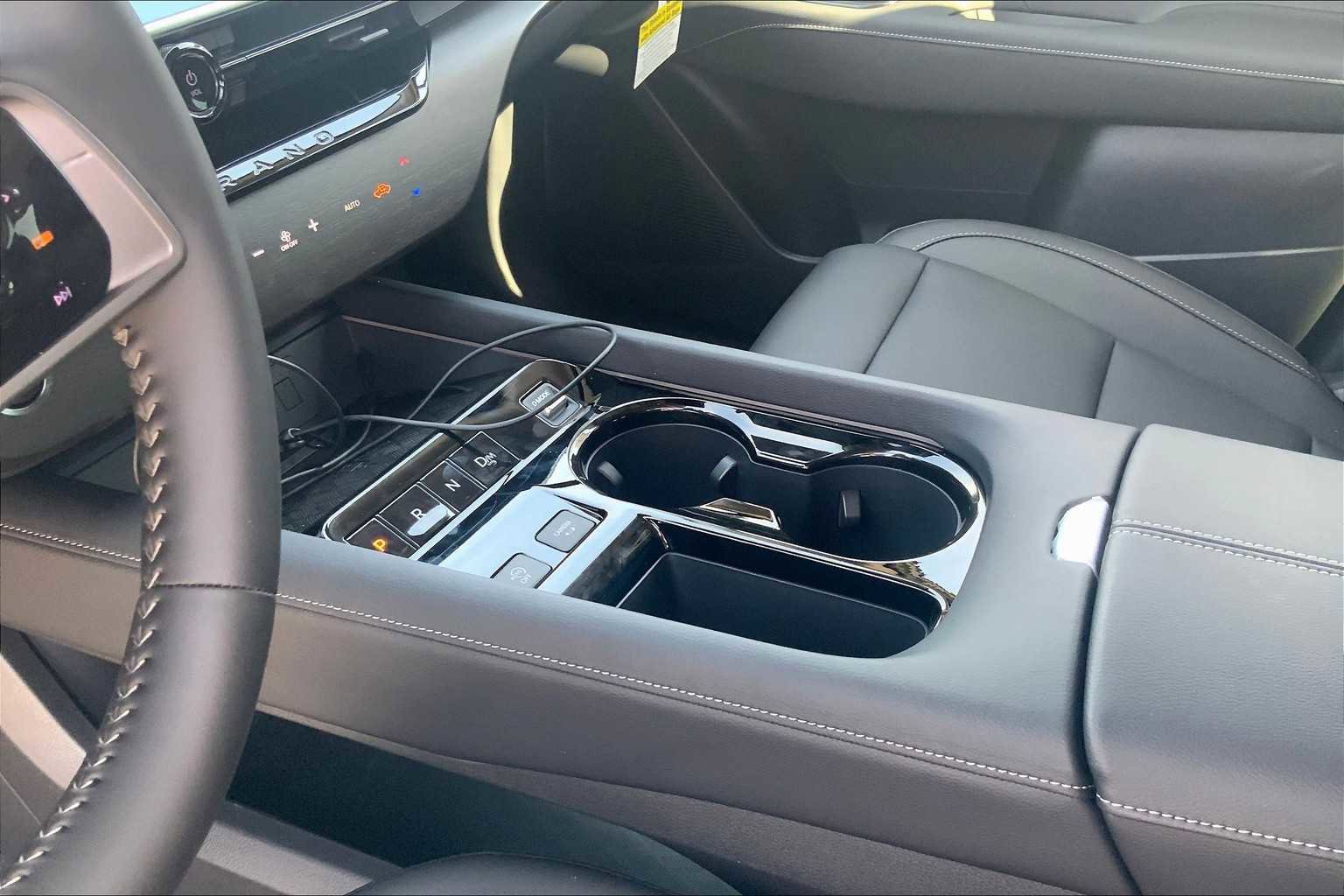 New 2025 Nissan Murano SL w/ Cargo Package AWD/4WD image 7