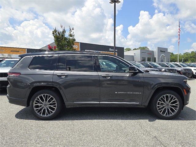 New 2025 Jeep Grand Cherokee L Summit image 2