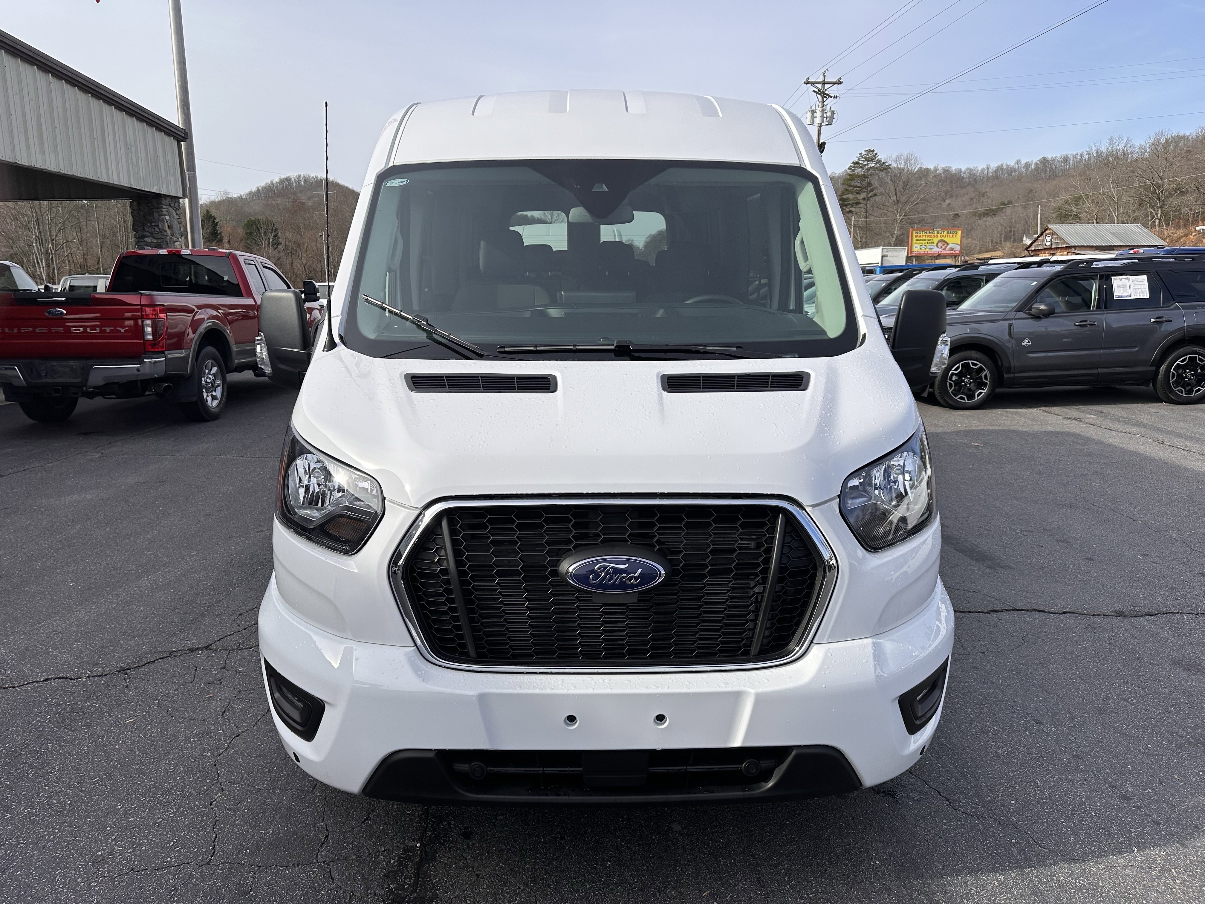 Used 2024 Ford Transit 350 XLT image 3