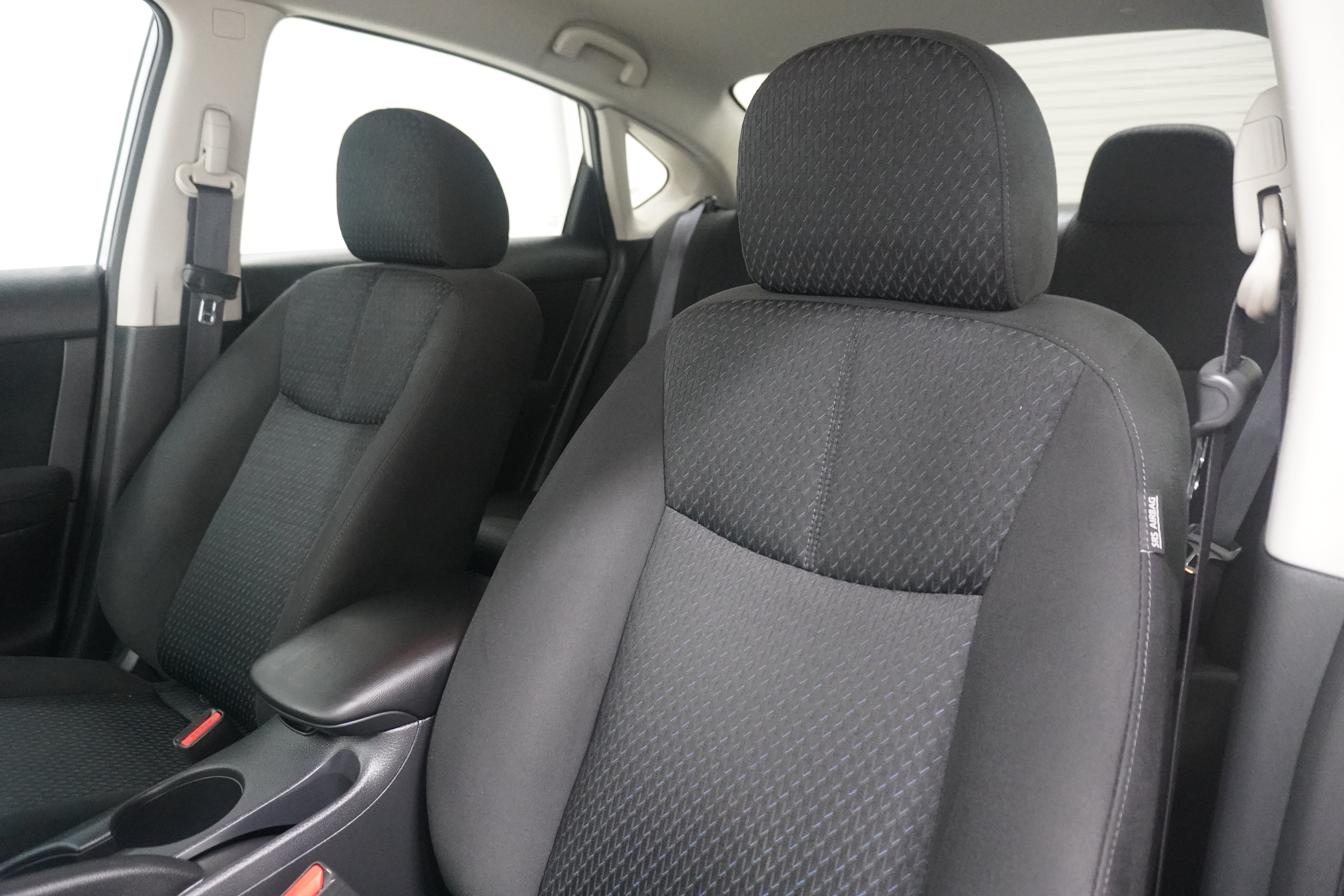 Used 2014 Nissan Sentra SR w/ SR Driver Package FWD image 11
