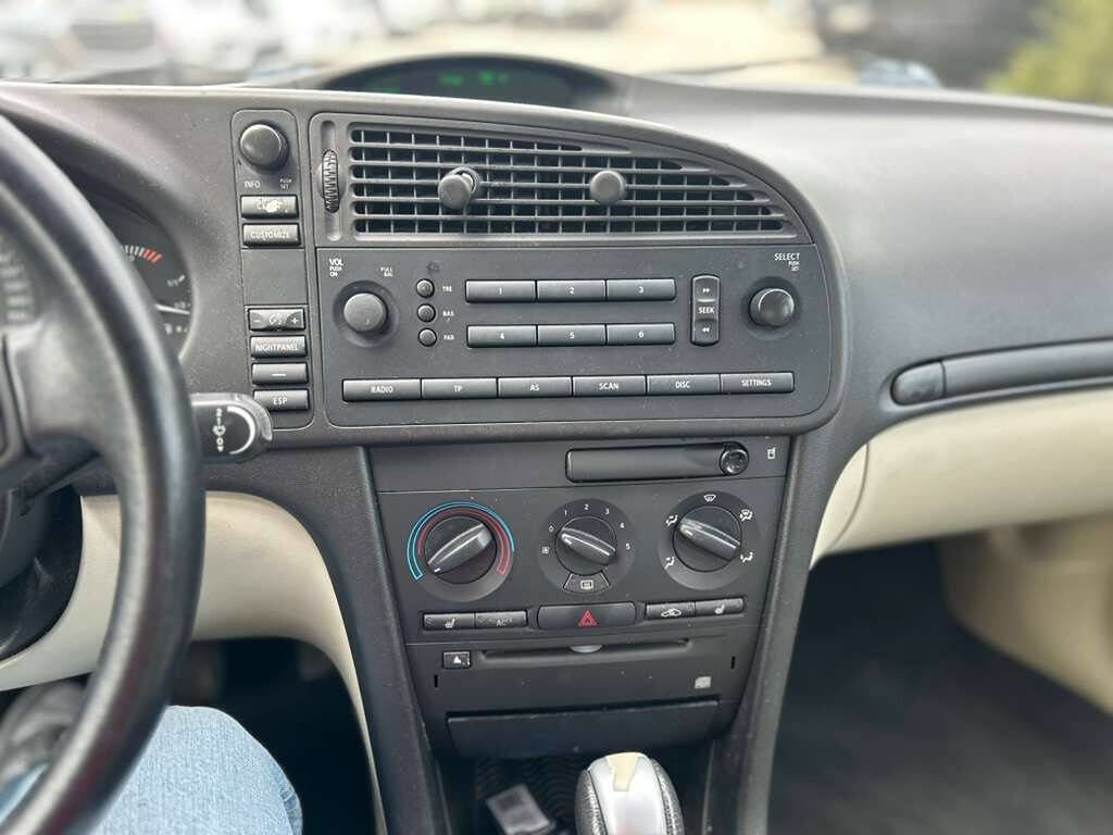 Used 2004 Saab 9-3 Linear FWD image 13