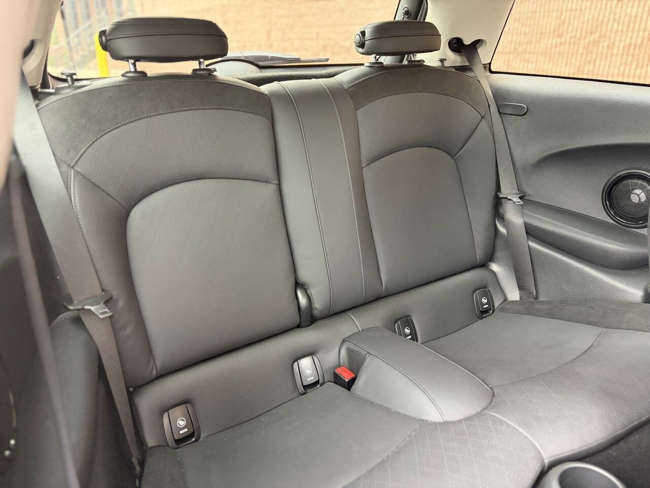 Used 2024 MINI Cooper SE w/ Signature Upholstery Package FWD image 16
