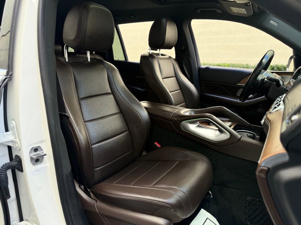 Used 2021 Mercedes-Benz GLS 450 4MATIC image 30