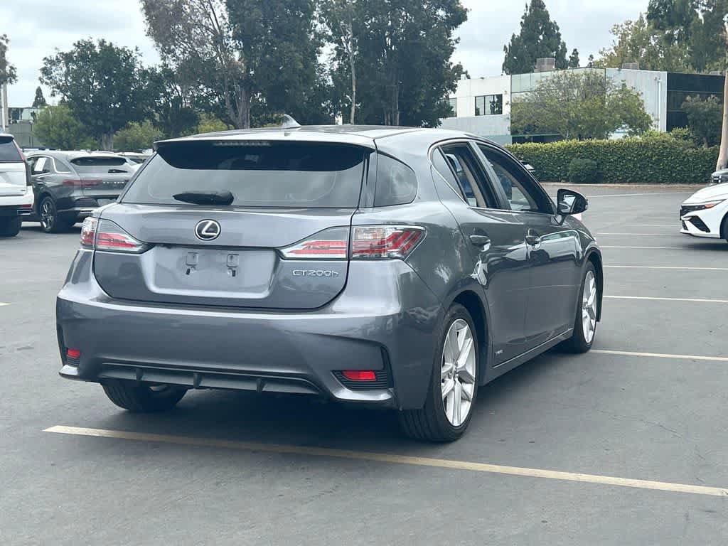 Used 2016 Lexus CT 200h w/ Navigation Package FWD image 3