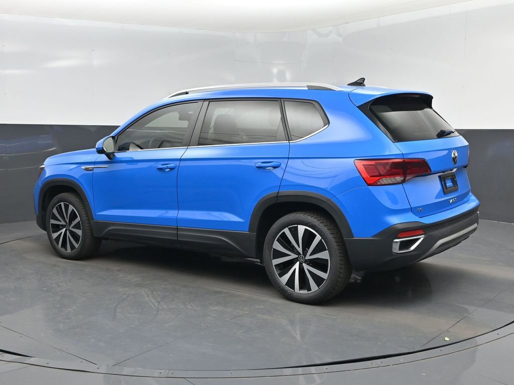 Used 2022 Volkswagen Taos SE FWD image 4