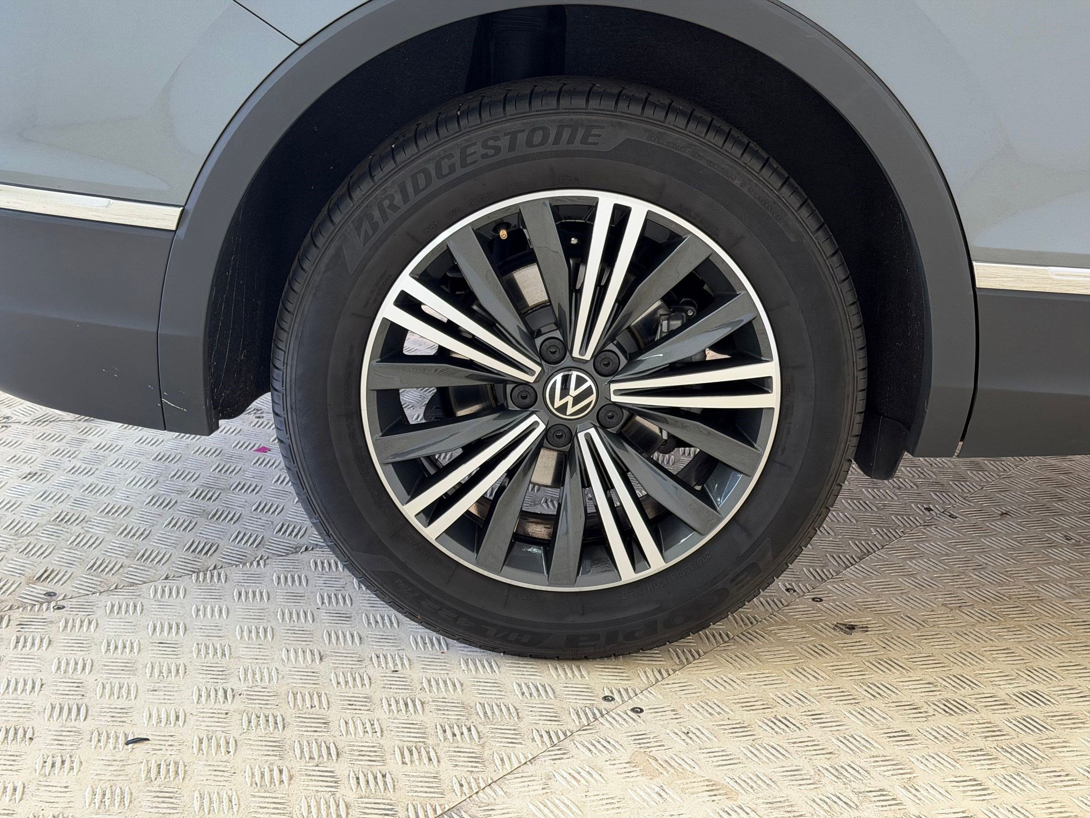 Used 2024 Volkswagen Tiguan Wolfsburg Edition image 12