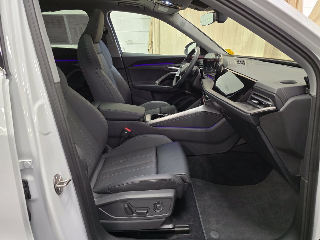 Used 2025 Audi Q5 Premium Plus AWD/4WD image 39