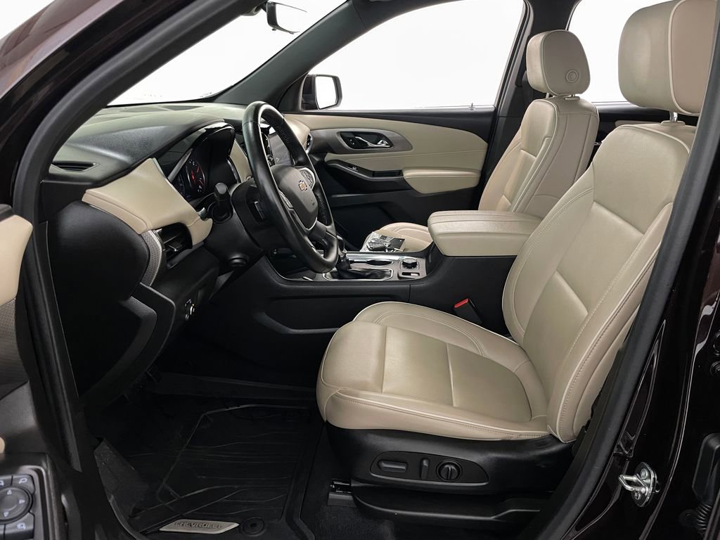 Used 2023 Chevrolet Traverse Premier w/ LPO, Floor Liner Package AWD/4WD image 9