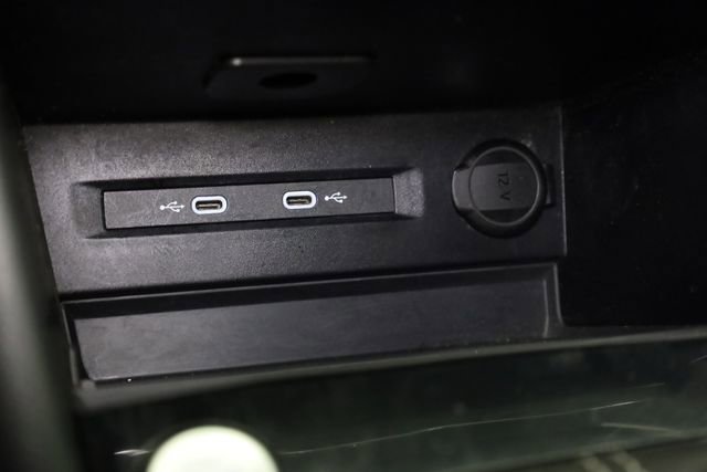 Used 2025 Volkswagen Taos SE image 24