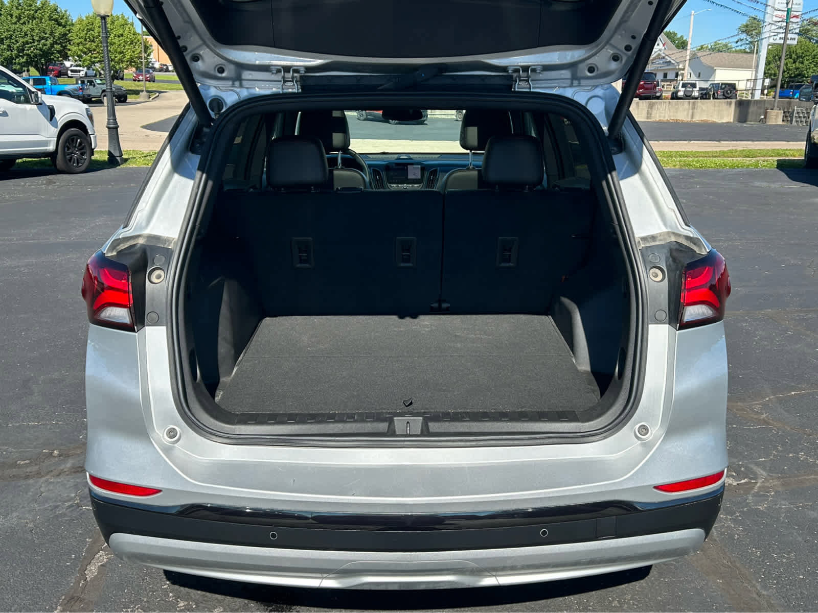 Used 2022 Chevrolet Equinox RS w/ RS Leather Package FWD image 7