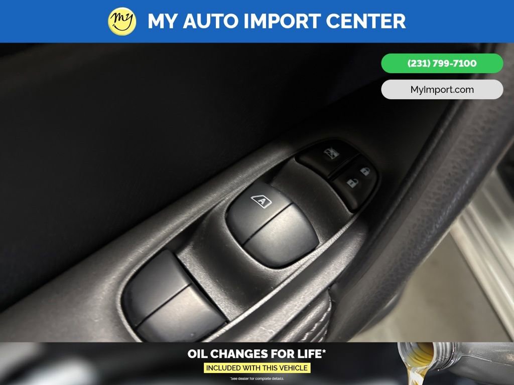 Used 2022 Nissan Rogue Sport SV w/ Technology Package image 12