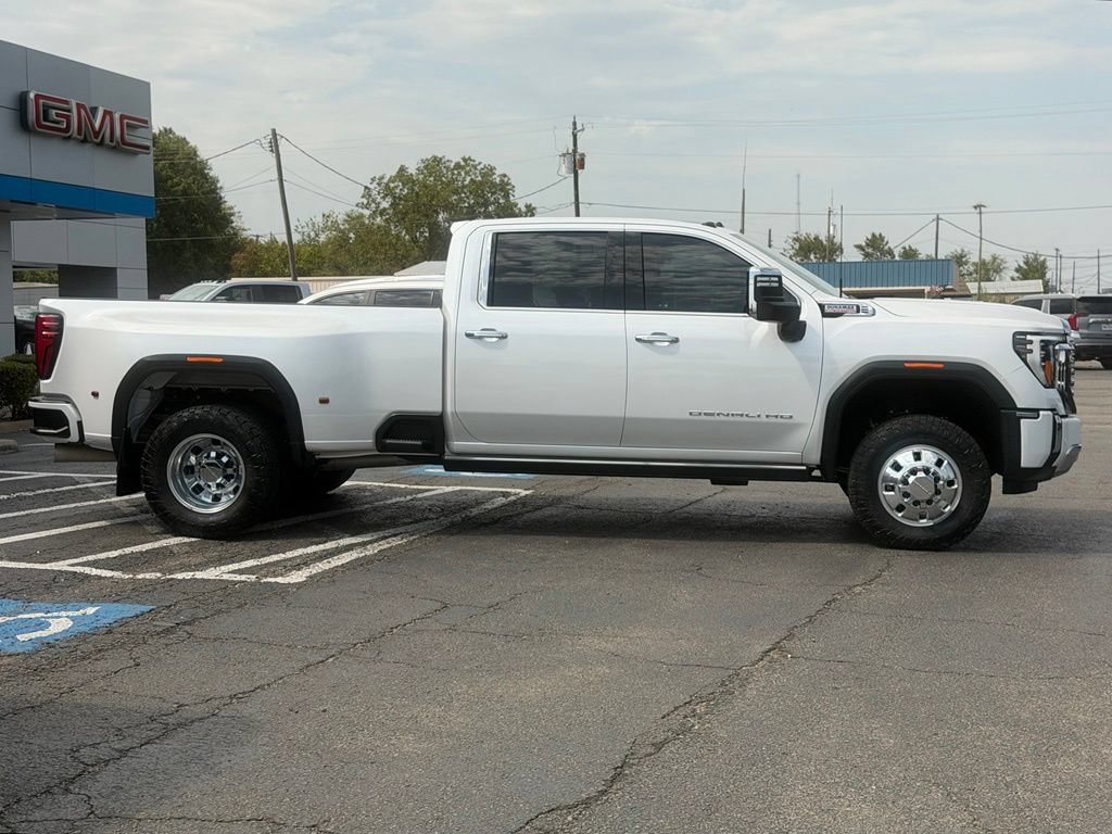 Used 2024 GMC Sierra 3500 Denali w/ Denali Reserve Package AWD/4WD image 4