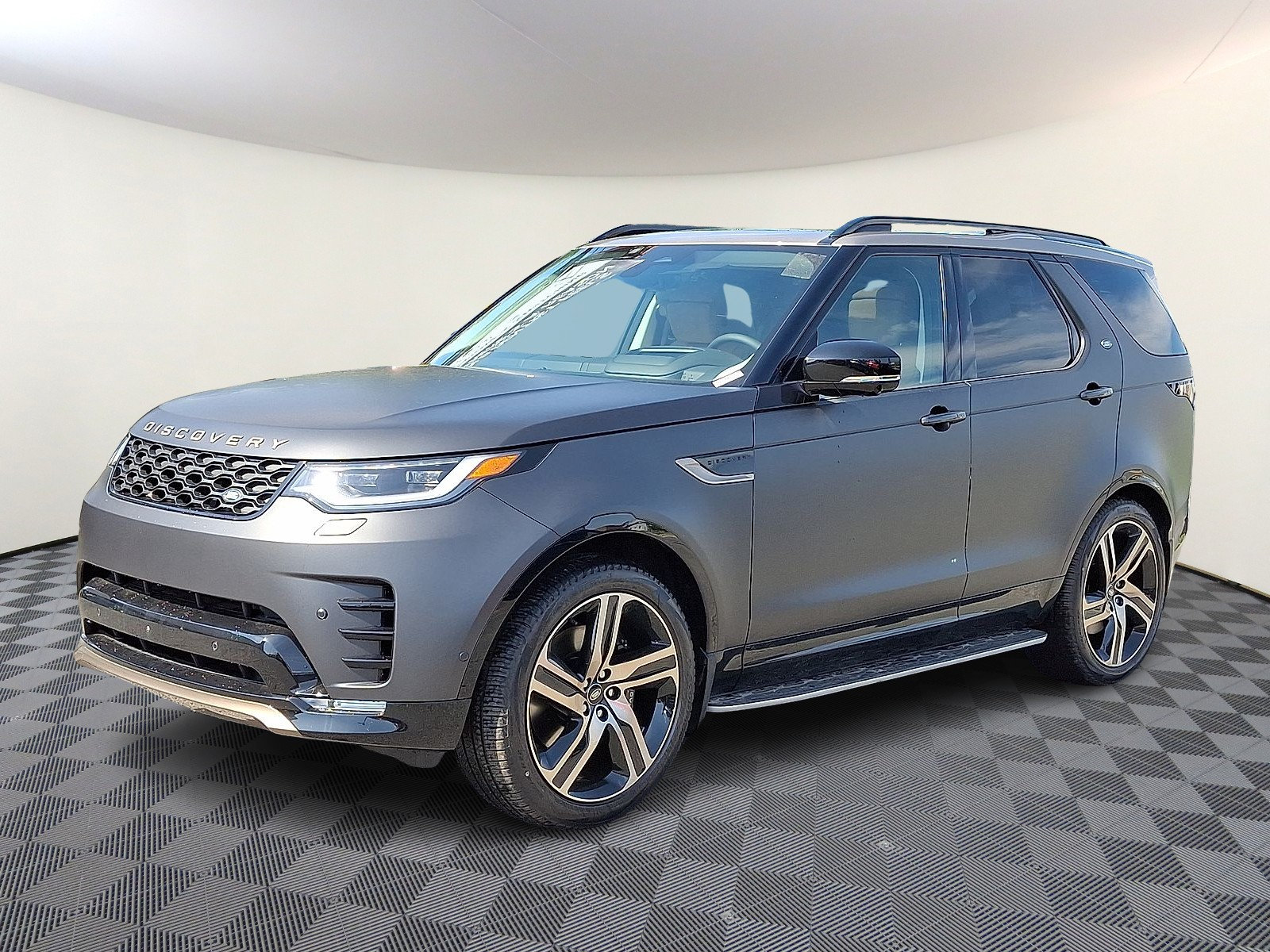 New 2026 Land Rover Discovery Limited Edition AWD/4WD image 1