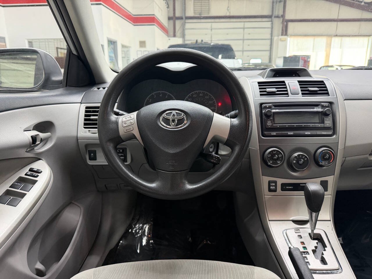 Used 2012 Toyota Corolla LE FWD image 21