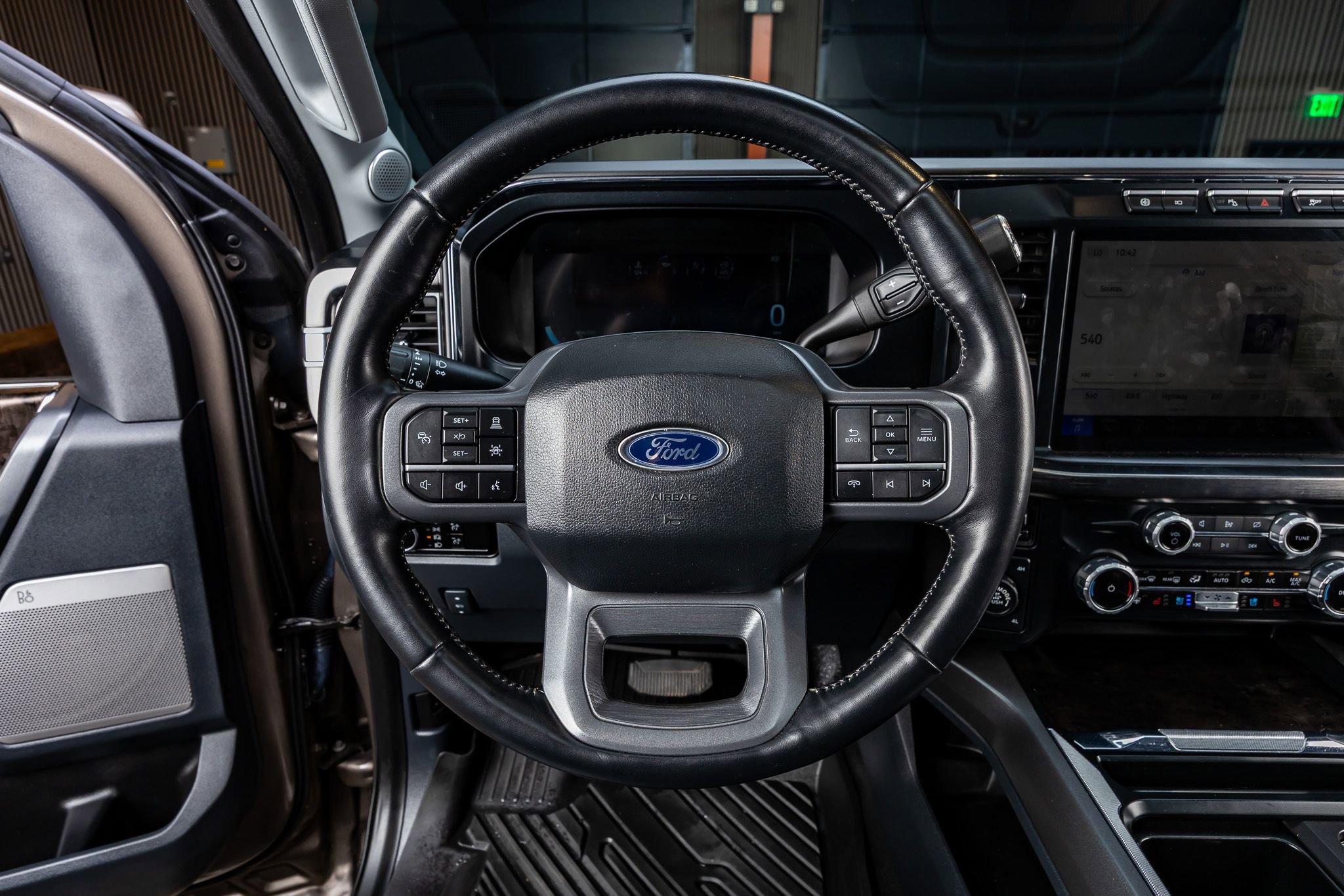 Used 2023 Ford F250 Lariat w/ Lariat Ultimate Package image 18