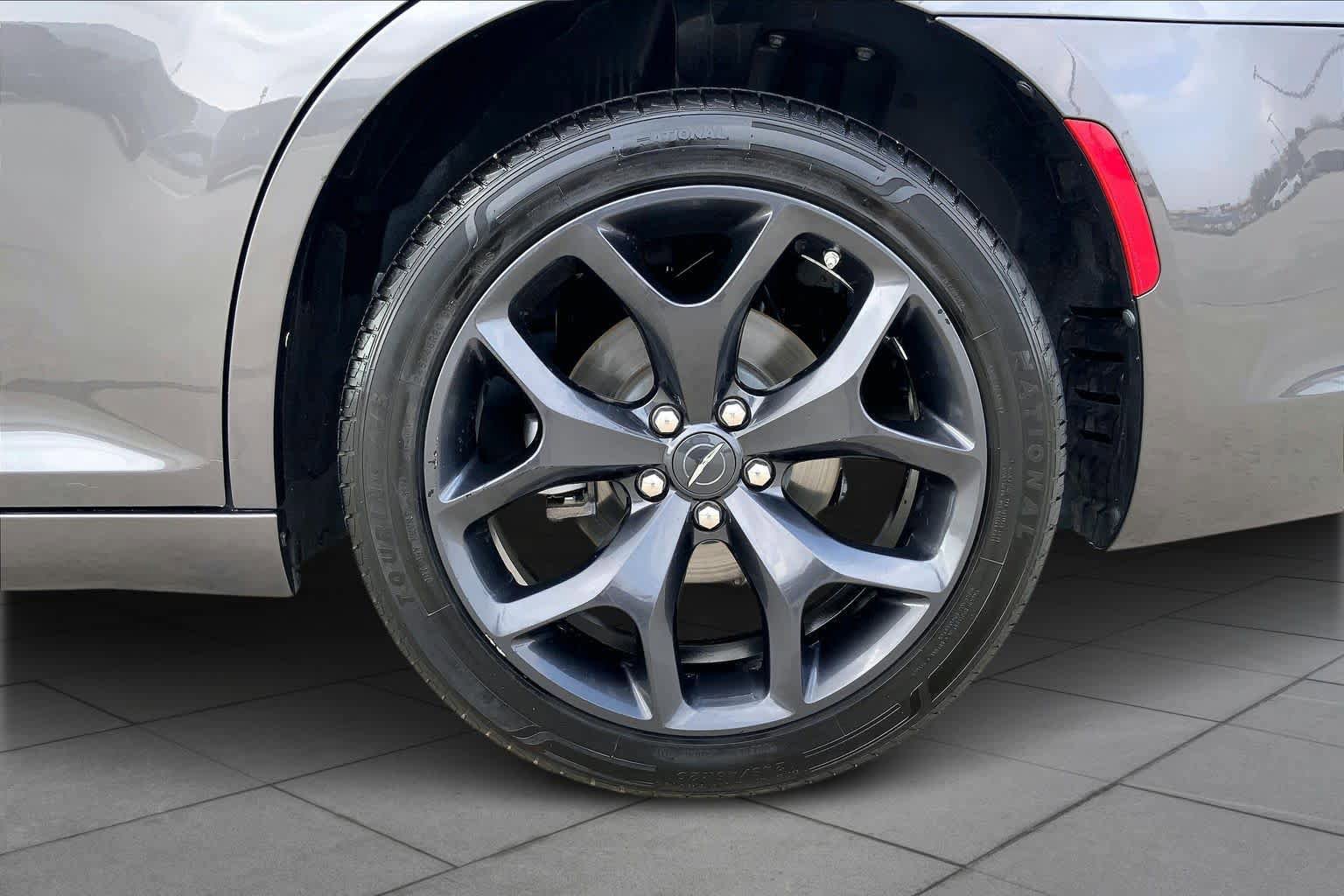 Used 2023 Chrysler 300 S image 11