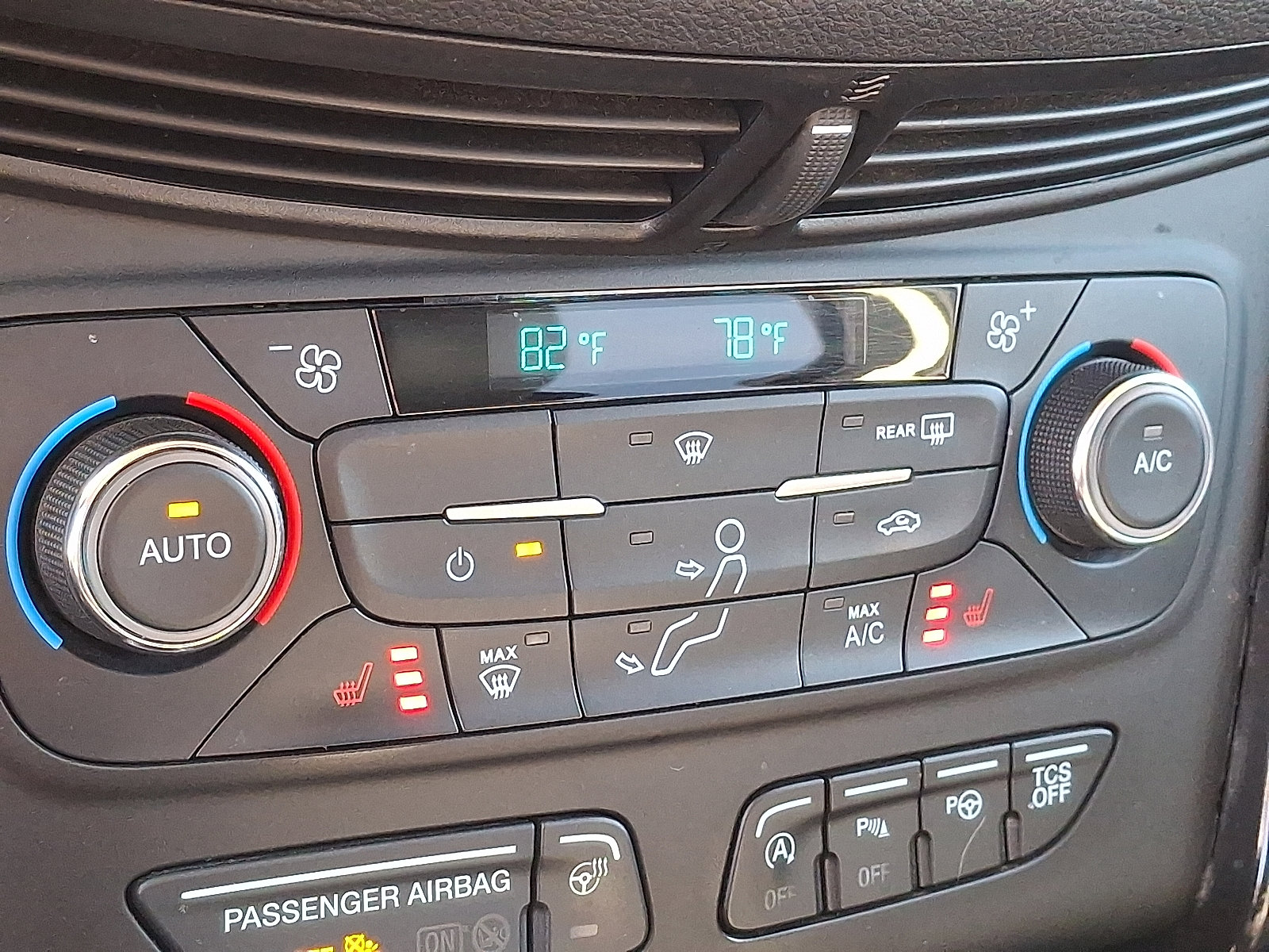 Used 2017 Ford Escape Titanium w/ Equipment Group 301A image 14