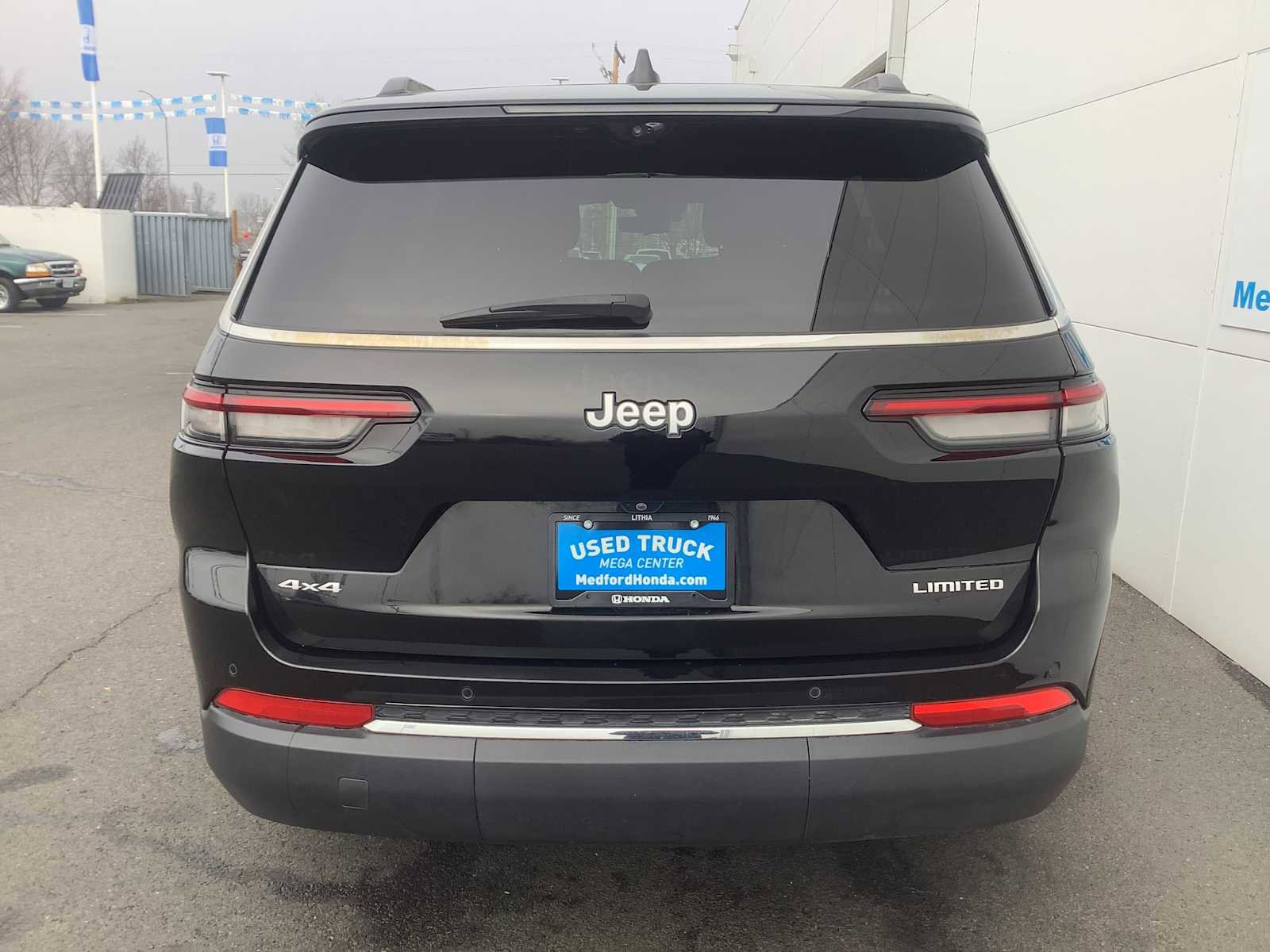 Used 2024 Jeep Grand Cherokee L Limited w/ Luxury Tech Group II image 5