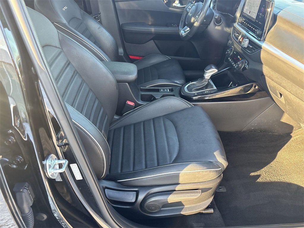 Used 2022 Kia Forte GT-Line w/ GT-Line Premium Package image 19