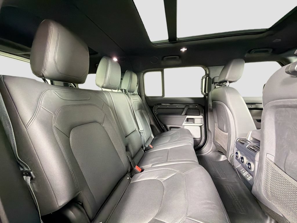 Certified 2023 Land Rover Defender 130 SE AWD/4WD image 29