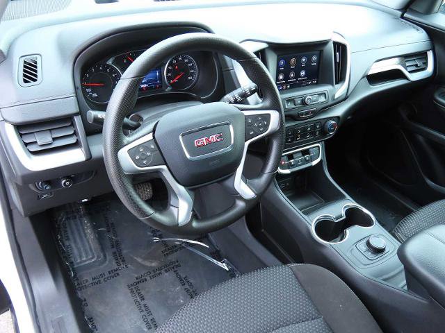 Used 2024 GMC Terrain SLE image 2