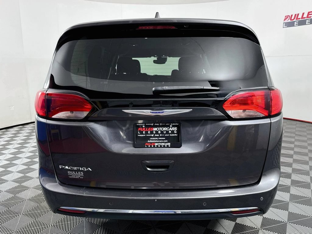 Used 2019 Chrysler Pacifica Touring Plus w/ Advanced Safetytec Group FWD image 6