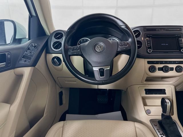 Used 2015 Volkswagen Tiguan SE image 23