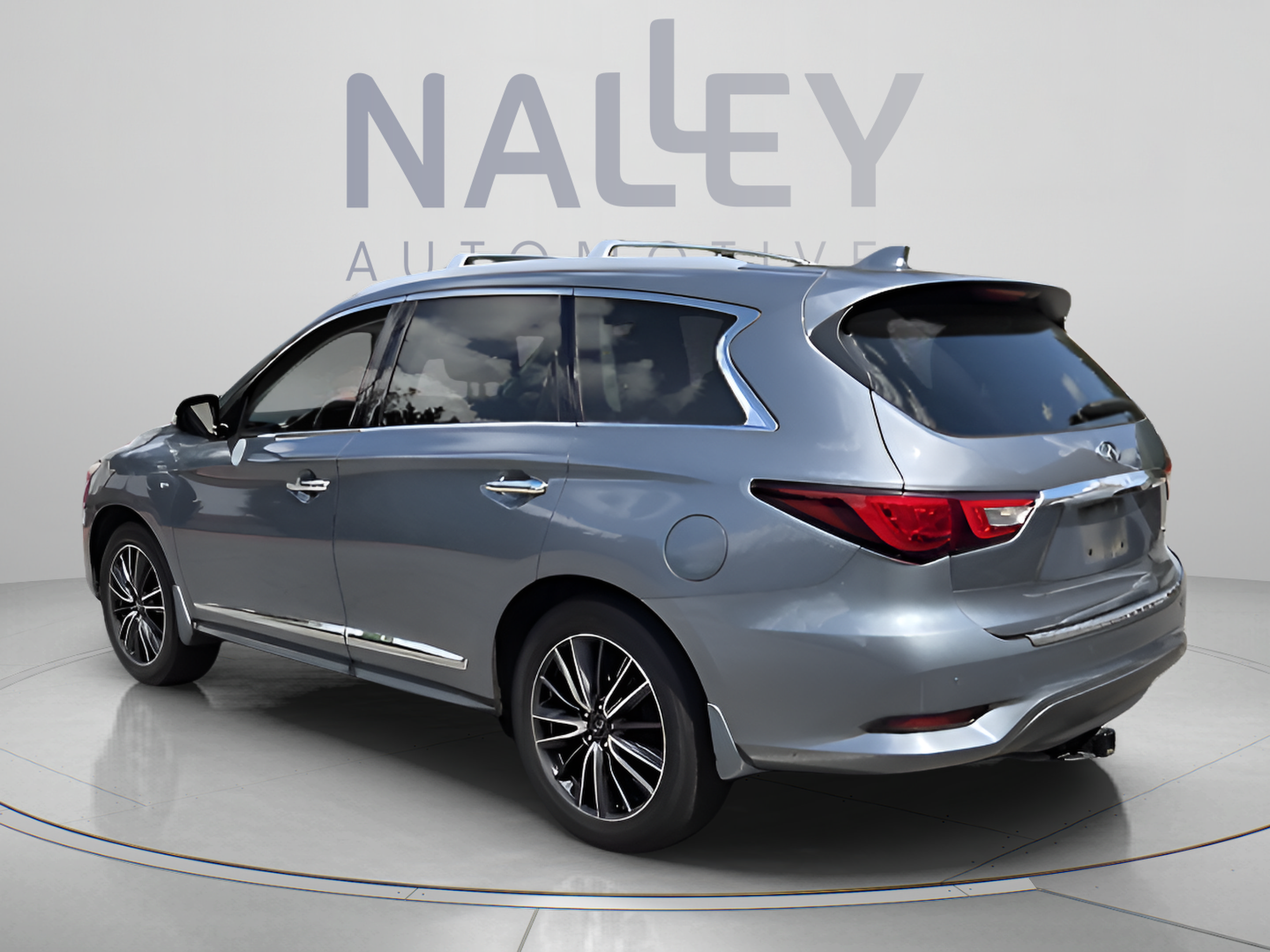 Used 2017 INFINITI QX60 FWD w/ Deluxe Technology Package image 3